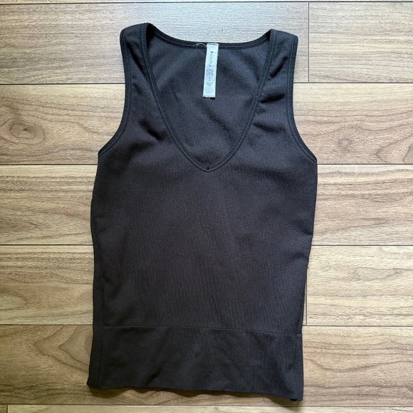 Athleta | Size Small | Aurora Seamless Ribbed Tank – Black - Picture 7 of 8